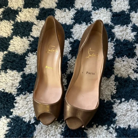 Christian Louboutin metallic peep toe heel 39 - Picture 2 of 8